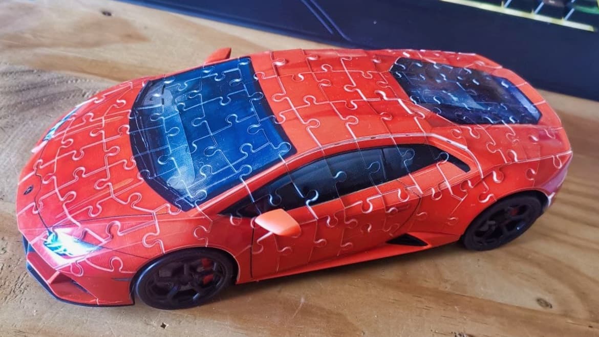 un puzzle en 3D de un coche lamborghini